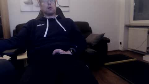 nursefan online show from December 22, 6:16 pm