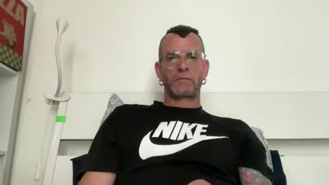 Jonathan Deep online show from April 11, 1:36 pm