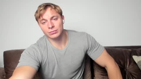 o_r_b_i_t online show from December 12, 3:48 pm