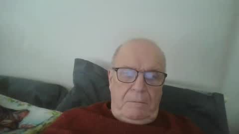 oggi95 online show from February 10, 11:36 am