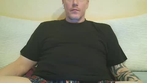 olavdelux online show from March 1, 9:47 pm