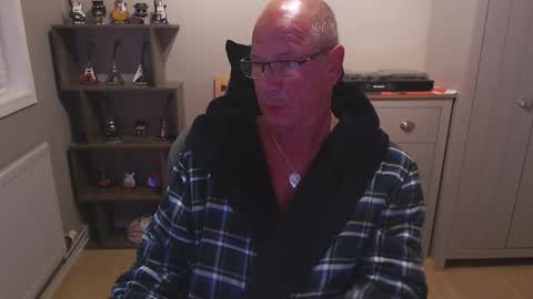 oldveteranuk online show from October 6, 3:55 am