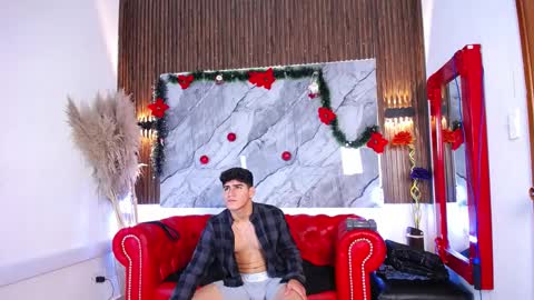 oliver_avella online show from January 6, 5:19 am