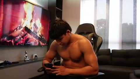 Oliver bray online show from April 8, 10:51 pm