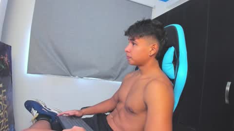 Oliver bray online show from November 17, 3:37 pm