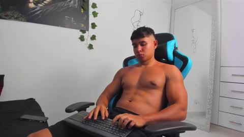 Oliver bray online show from February 18, 1:43 am