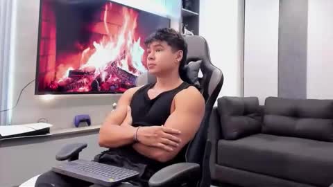 Oliver bray online show from March 19, 4:05 am