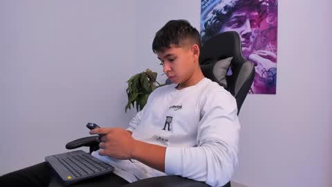 Oliver bray online show from February 4, 2:53 pm