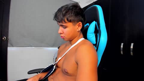 Oliver bray online show from October 3, 5:51 pm