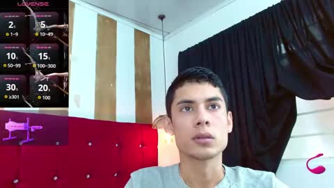 Oliver  Smith online show from October 25, 4:52 pm