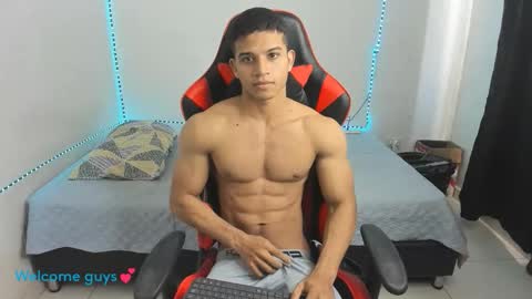 oliver thompsson online show from December 1, 6:33 pm