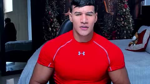 oliver_tommy online show from December 14, 11:45 pm