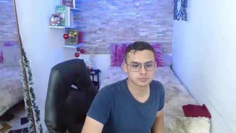 Oliver  online show from December 18, 3:46 am