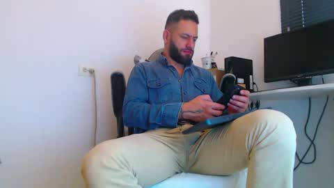 oliver online show from February 16, 5:33 pm