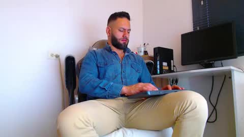 oliver online show from February 9, 3:38 pm