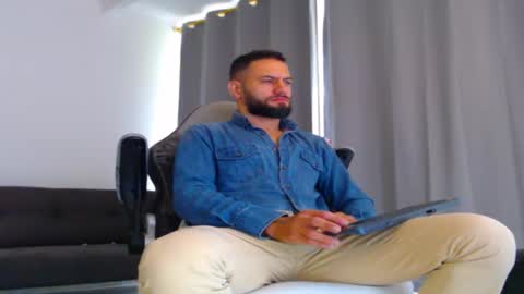 oliver online show from October 27, 12:51 pm