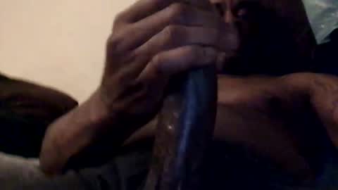 Snapshot of olivertwist1273 chatting on February 25, 6:14 am olivertwist1273 online show from February 25, 6:14 am