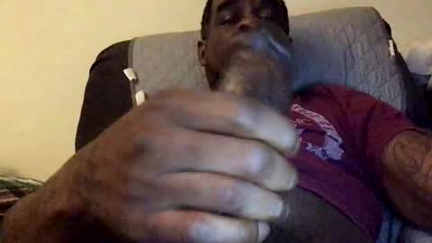 Snapshot of olivertwist1273 chatting on December 3, 5:19 am olivertwist1273 online show from December 3, 5:19 am