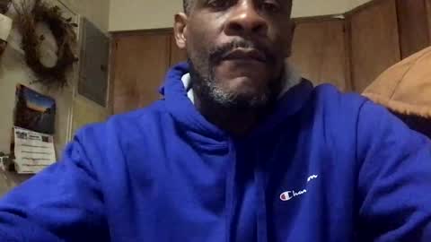 Snapshot of olivertwist1273 chatting on January 2, 4:52 am olivertwist1273 online show from January 2, 4:52 am