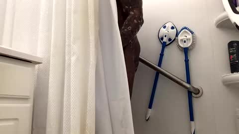 Snapshot of olivertwist1273 chatting on January 25, 6:35 pm olivertwist1273 online show from January 25, 6:35 pm