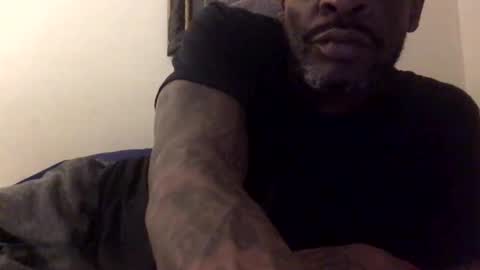 Snapshot of olivertwist1273 chatting on January 6, 4:36 am olivertwist1273 online show from January 6, 4:36 am