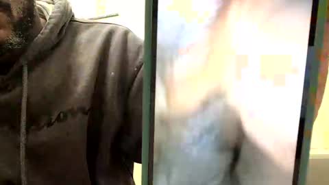 Snapshot of olivertwist1273 chatting on March 12, 1:03 am olivertwist1273 online show from March 12, 1:03 am