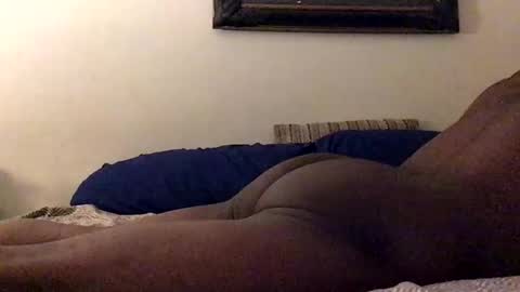 Snapshot of olivertwist1273 chatting on January 20, 6:10 am olivertwist1273 online show from January 20, 6:10 am