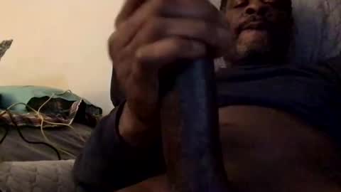 Snapshot of olivertwist1273 chatting on December 14, 7:40 am olivertwist1273 online show from December 14, 7:40 am