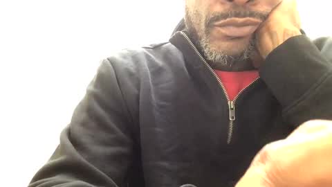 Snapshot of olivertwist1273 chatting on December 11, 3:15 am olivertwist1273 online show from December 11, 3:15 am