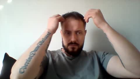 Snapshot of on_elegancki93 chatting on February 12, 9:52 am on_elegancki93 online show from February 12, 9:52 am