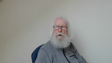 Somewhere over the rainbow online show from February 4, 2:23 pm