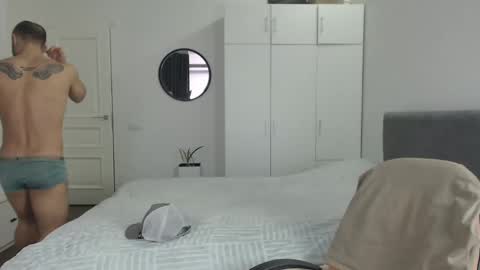 onebestlover online show from March 11, 8:52 am