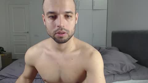 onebestlover online show from December 4, 8:45 am