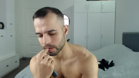 onebestlover online show from September 27, 12:03 pm