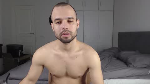 onebestlover online show from December 7, 9:28 am