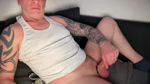 onkel90 online show from April 11, 8:45 pm