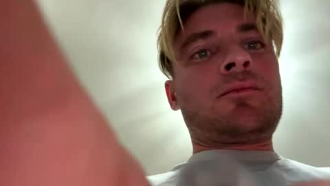 onlyloveyoutwice2016 online show from October 23, 6:22 pm