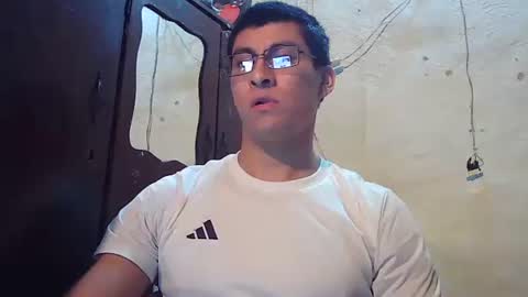 oomaurooo online show from January 10, 8:51 am