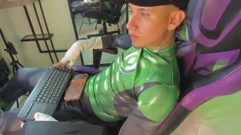 Owen Drak online show from April 28, 2:27 am