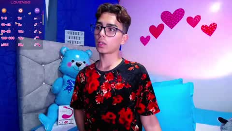 Snapshot of owenblue__ chatting on February 21, 2:17 am Owen Independent model online show from February 21, 2:17 am