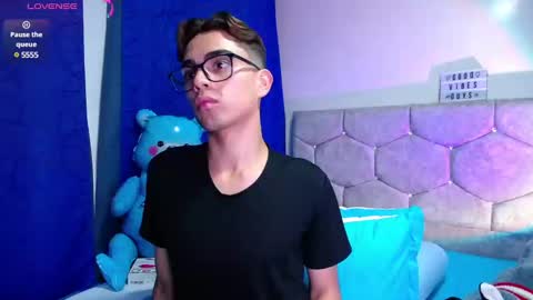 Snapshot of owenblue__ chatting on February 13, 10:43 pm Owen Independent model online show from February 13, 10:43 pm