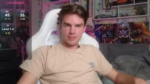 Snapshot of oxmikexo chatting on October 3, 2:55 pm Mike online show from October 3, 2:55 pm