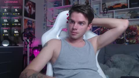 Snapshot of oxmikexo chatting on October 2, 2:32 pm Mike online show from October 2, 2:32 pm