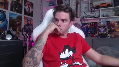 Snapshot of oxmikexo chatting on September 24, 12:47 pm Mike online show from September 24, 12:47 pm