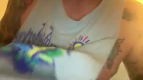 Red online show from December 25, 8:17 pm