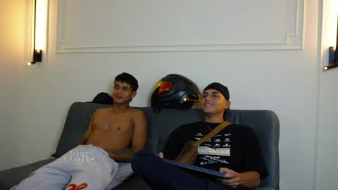Snapshot of paradise_boy_s chatting on January 17, 11:00 pm Ryan And Casper online show from January 17, 11:00 pm
