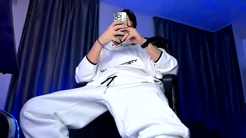 Paris online show from October 7, 7:29 pm