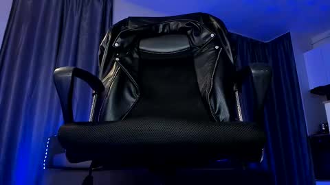 Paris online show from March 5, 9:22 pm