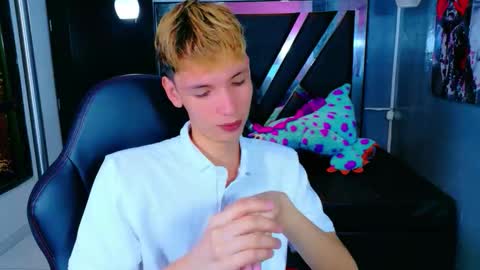 park_jimin1 online show from November 27, 12:20 pm