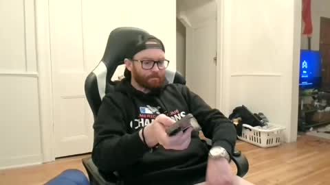 shy online show from April 19, 4:23 am